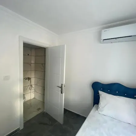 Centre Reach Hotel *