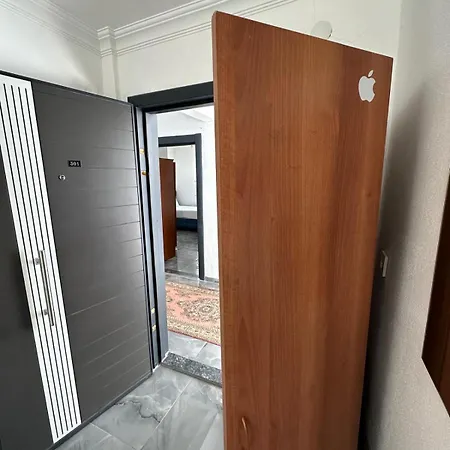 Centre Reach Hotel *