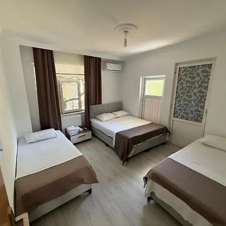 Ulas Reach Hotel *