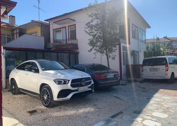 Centre Reach فندق أديرني